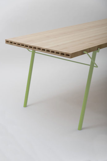 02_alveo_outdoor_table